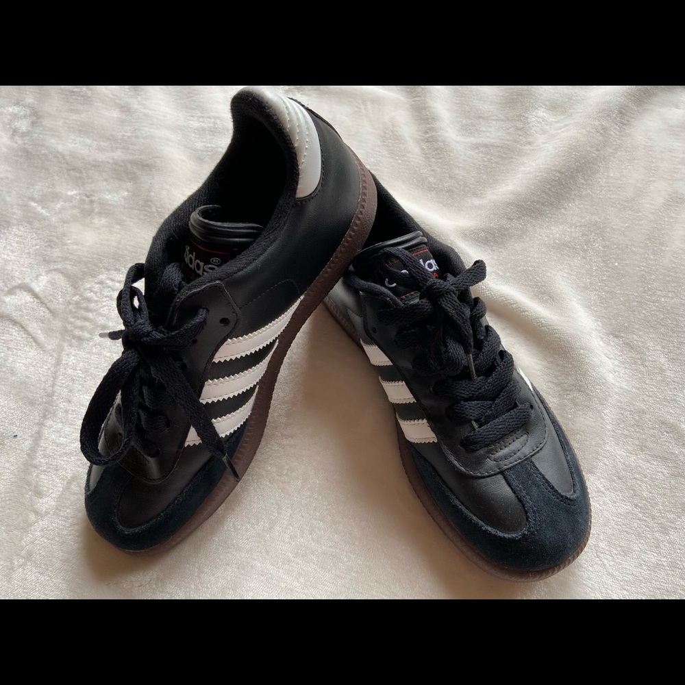 Youth boys Adidas sambas